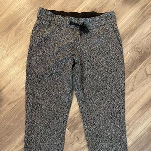 Lululemon On the Fly Pant- Size 8